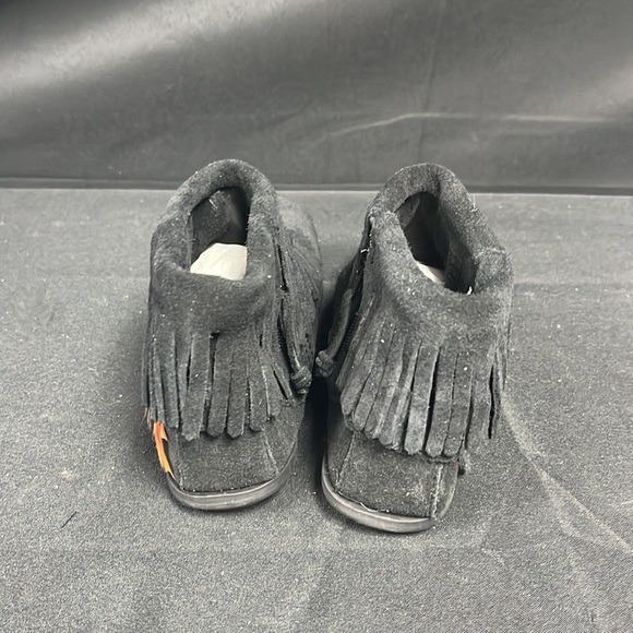 Minnetonka Women’s Concho Feather Black Boot (2931) - Picture 3 of 9